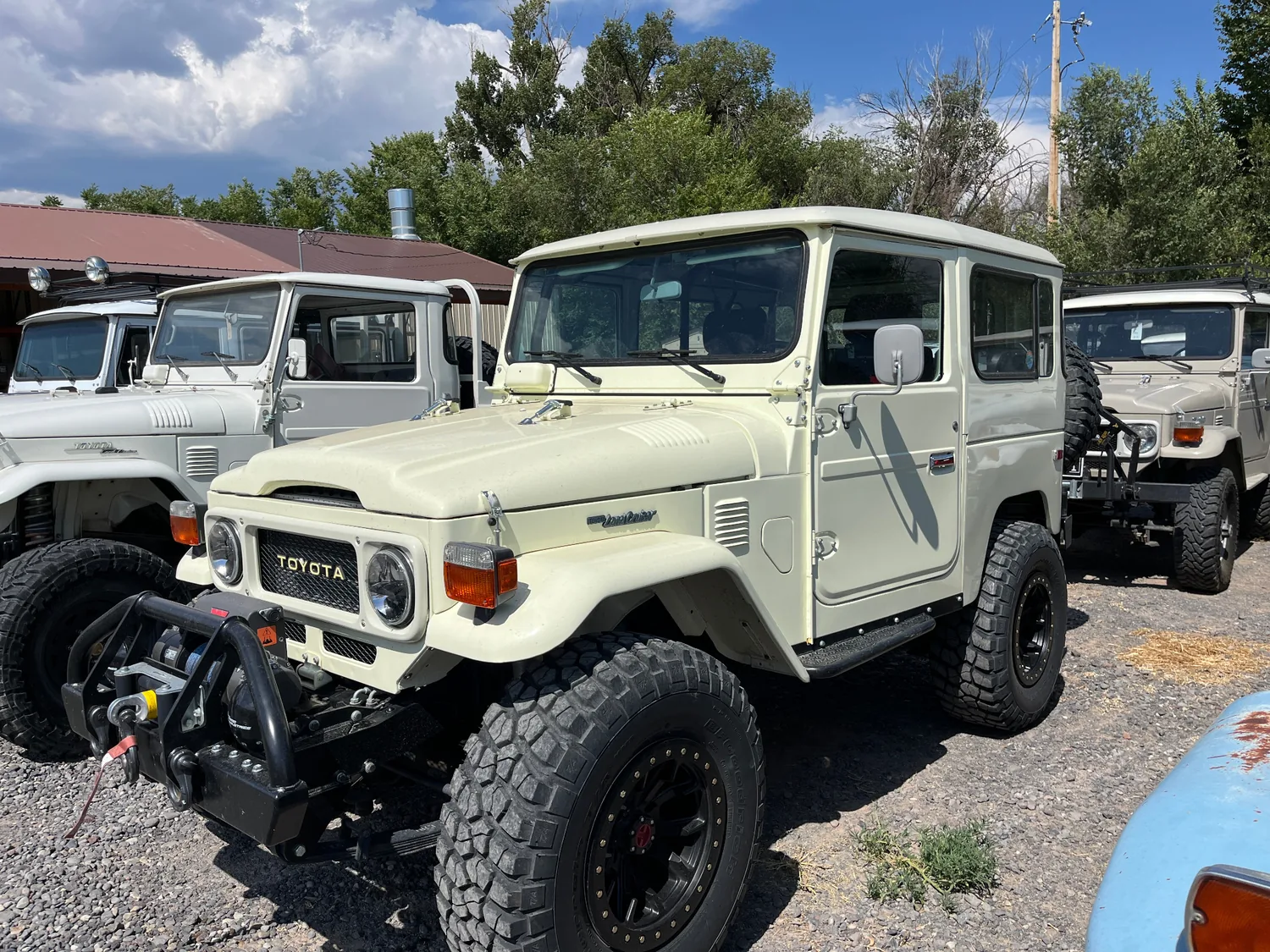 Toyota Land Cruiser from Summit Auto Transport customer and transport archive
