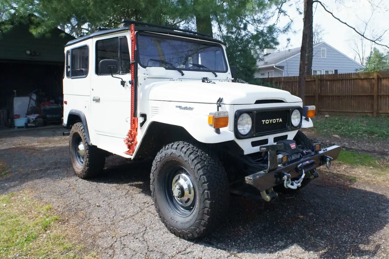 Toyota Land Cruiser from Summit Auto Transport customer and transport archive