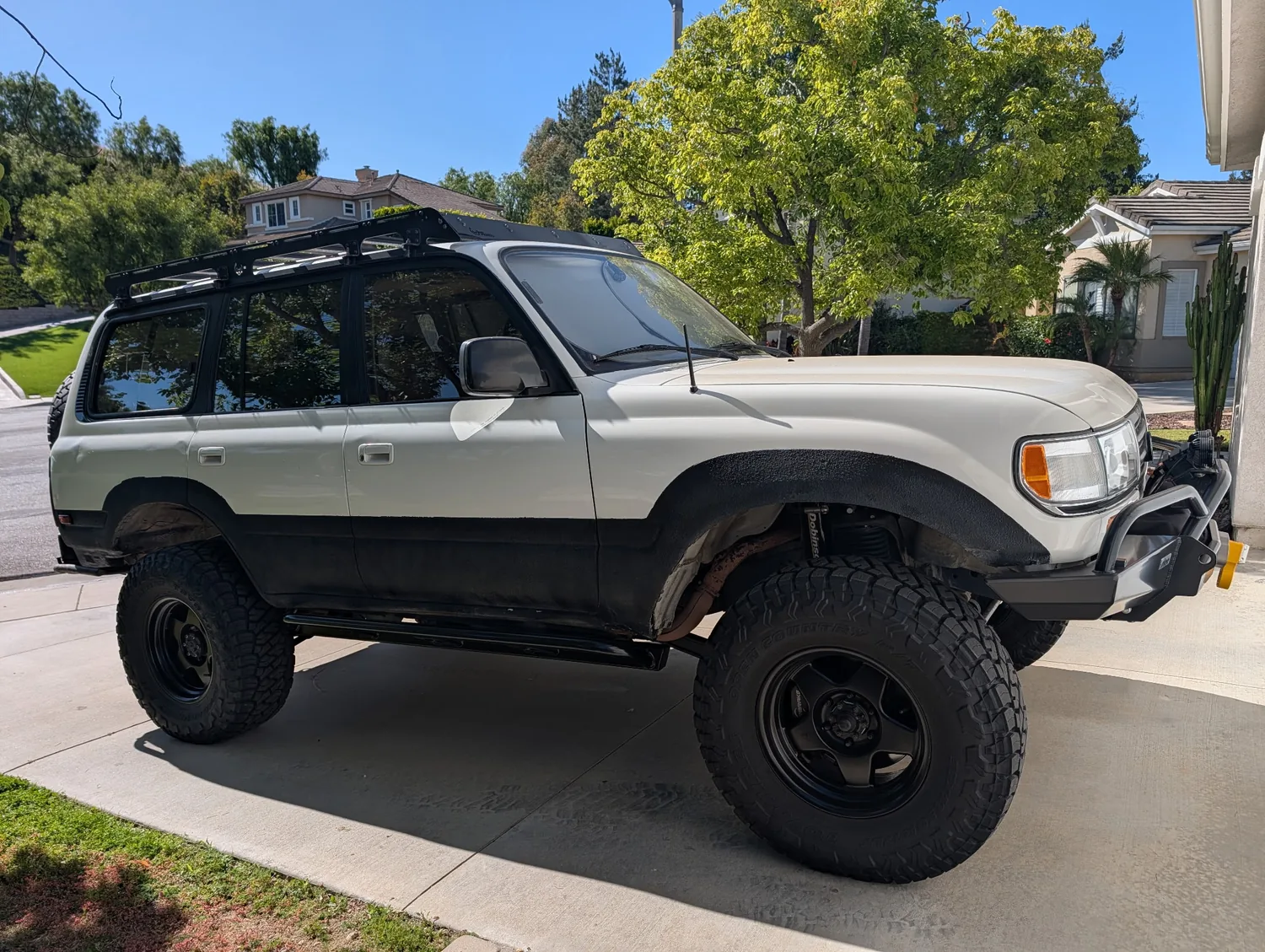 Toyota Land Cruiser from Summit Auto Transport customer and transport archive