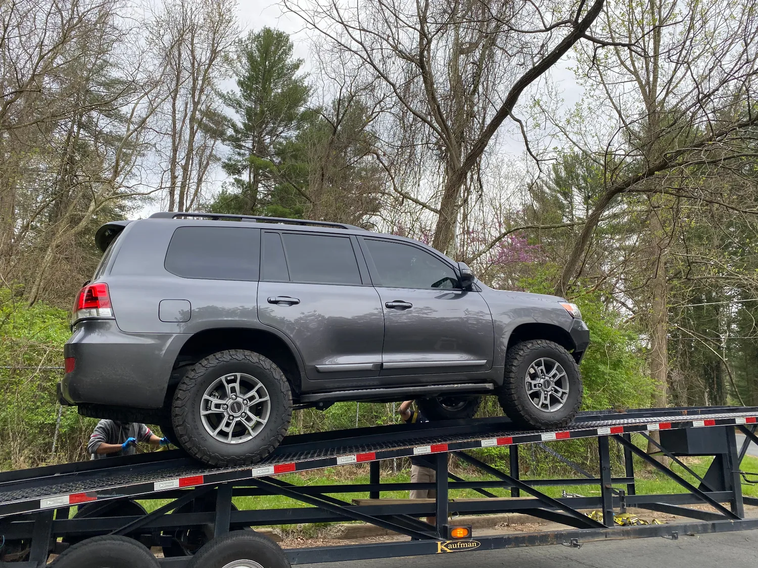 Toyota Land Cruiser from Summit Auto Transport customer and transport archive
